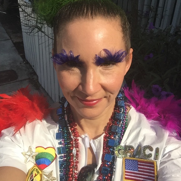 Meet your Posher, Jennifer - Picture 1 of 1